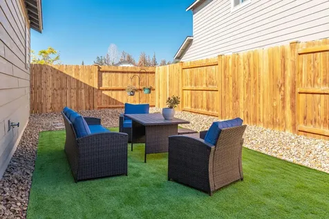 2565 NW Teak Place Redmond OR 97756