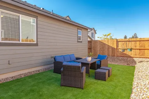 2565 NW Teak Place Redmond OR 97756