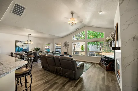 522 Ridgeway Circle Central Point OR 97502