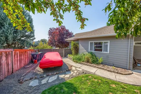 522 Ridgeway Circle Central Point OR 97502