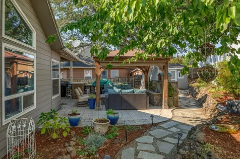 522 Ridgeway Circle Central Point OR 97502