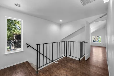 3025 NE Raleigh Court Bend OR 97701