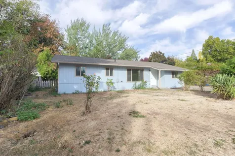 1320 SE Elm Lane Grants Pass OR 97526