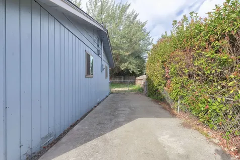 1320 SE Elm Lane Grants Pass OR 97526