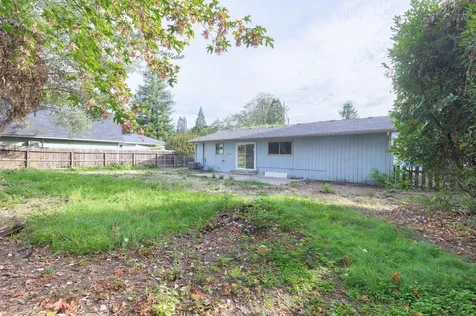 1320 SE Elm Lane Grants Pass OR 97526
