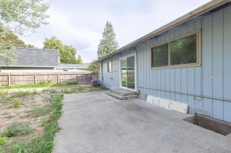 1320 SE Elm Lane Grants Pass OR 97526