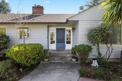 2136 Hillcrest Road Medford OR 97504