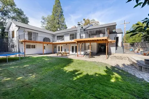 2136 Hillcrest Road Medford OR 97504