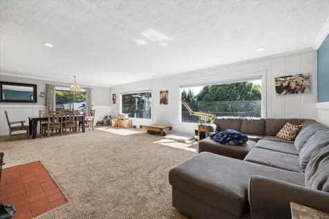 2136 Hillcrest Road Medford OR 97504