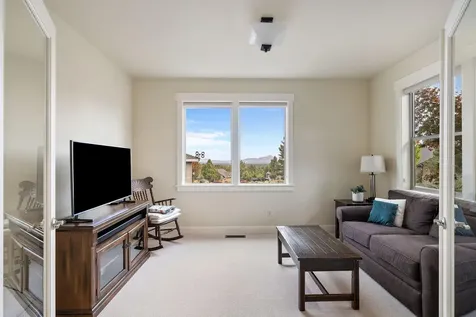 287 Highland Meadow Loop Redmond OR 97756
