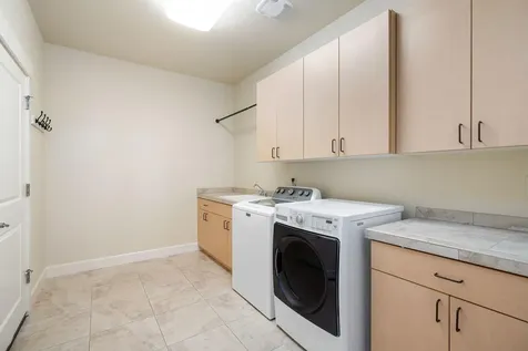 287 Highland Meadow Loop Redmond OR 97756
