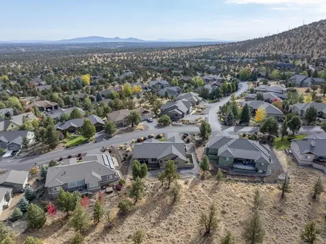 287 Highland Meadow Loop Redmond OR 97756