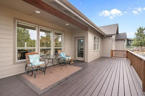 287 Highland Meadow Loop Redmond OR 97756