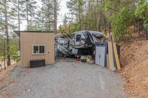 4795 W Griffin Creek Road Medford OR 97501