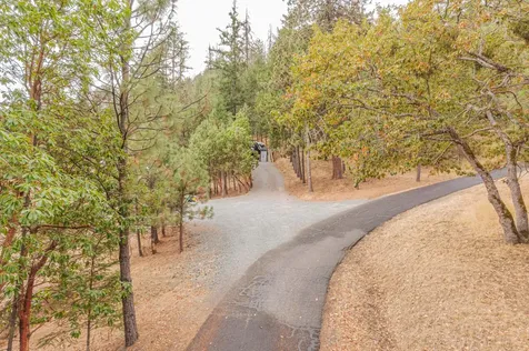 4795 W Griffin Creek Road Medford OR 97501