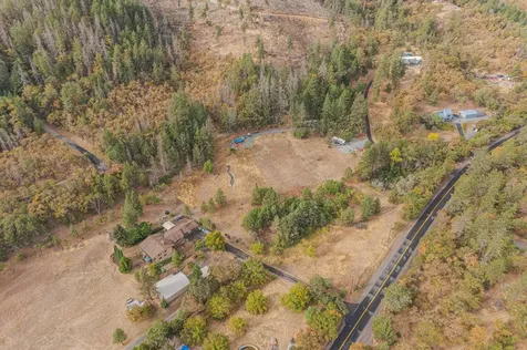 4795 W Griffin Creek Road Medford OR 97501