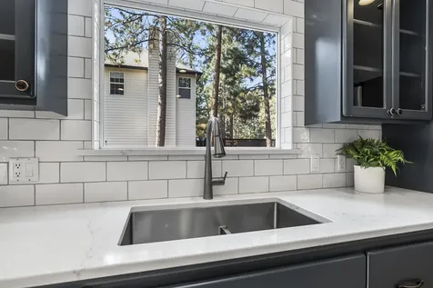 1608 NW Kingston Avenue Bend OR 97703