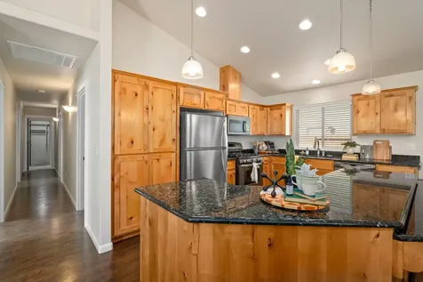 1800 SW I Street Grants Pass OR 97526