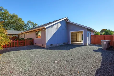 1800 SW I Street Grants Pass OR 97526