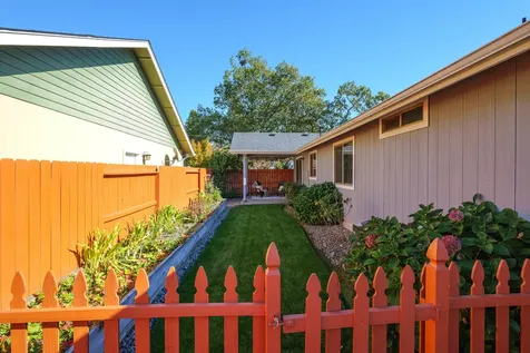 1800 SW I Street Grants Pass OR 97526