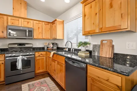 1800 SW I Street Grants Pass OR 97526