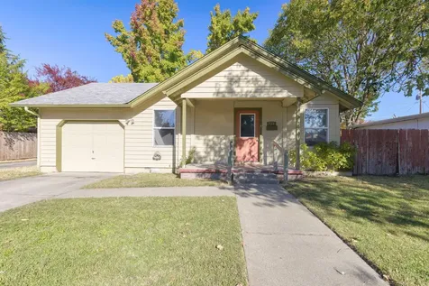 728 SW I Street Grants Pass OR 97526