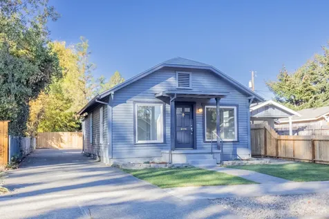 362 SW K Street Grants Pass OR 97526