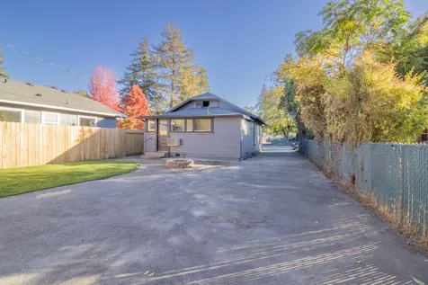 362 SW K Street Grants Pass OR 97526