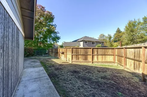 1034 NE Savage Street Grants Pass OR 97526