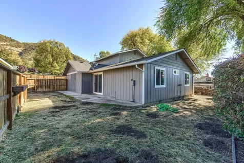 1034 NE Savage Street Grants Pass OR 97526