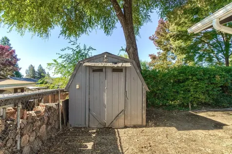 1034 NE Savage Street Grants Pass OR 97526