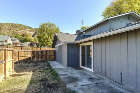 1034 NE Savage Street Grants Pass OR 97526