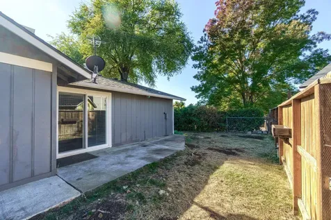 1034 NE Savage Street Grants Pass OR 97526