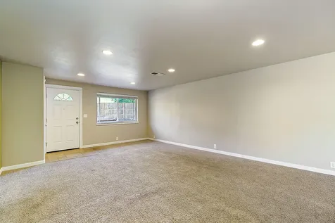 1034 NE Savage Street Grants Pass OR 97526