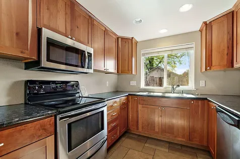 1034 NE Savage Street Grants Pass OR 97526