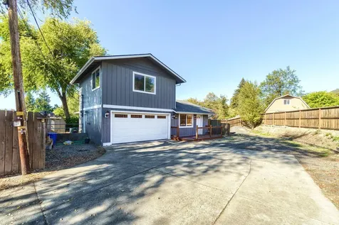 1034 NE Savage Street Grants Pass OR 97526