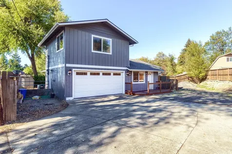 1034 NE Savage Street Grants Pass OR 97526