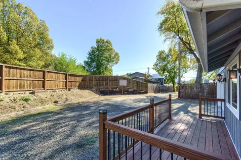 1034 NE Savage Street Grants Pass OR 97526