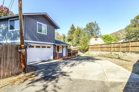 1034 NE Savage Street Grants Pass OR 97526