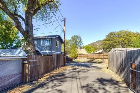 1034 NE Savage Street Grants Pass OR 97526