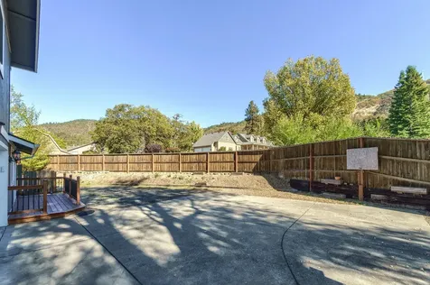 1034 NE Savage Street Grants Pass OR 97526