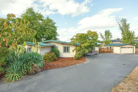 3233 Sycamore Way Medford OR 97504
