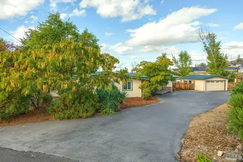 3233 Sycamore Way Medford OR 97504