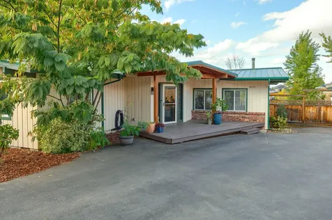 3233 Sycamore Way Medford OR 97504