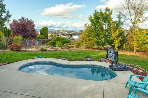 3233 Sycamore Way Medford OR 97504