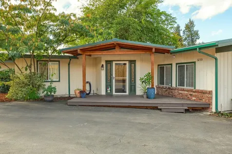 3233 Sycamore Way Medford OR 97504