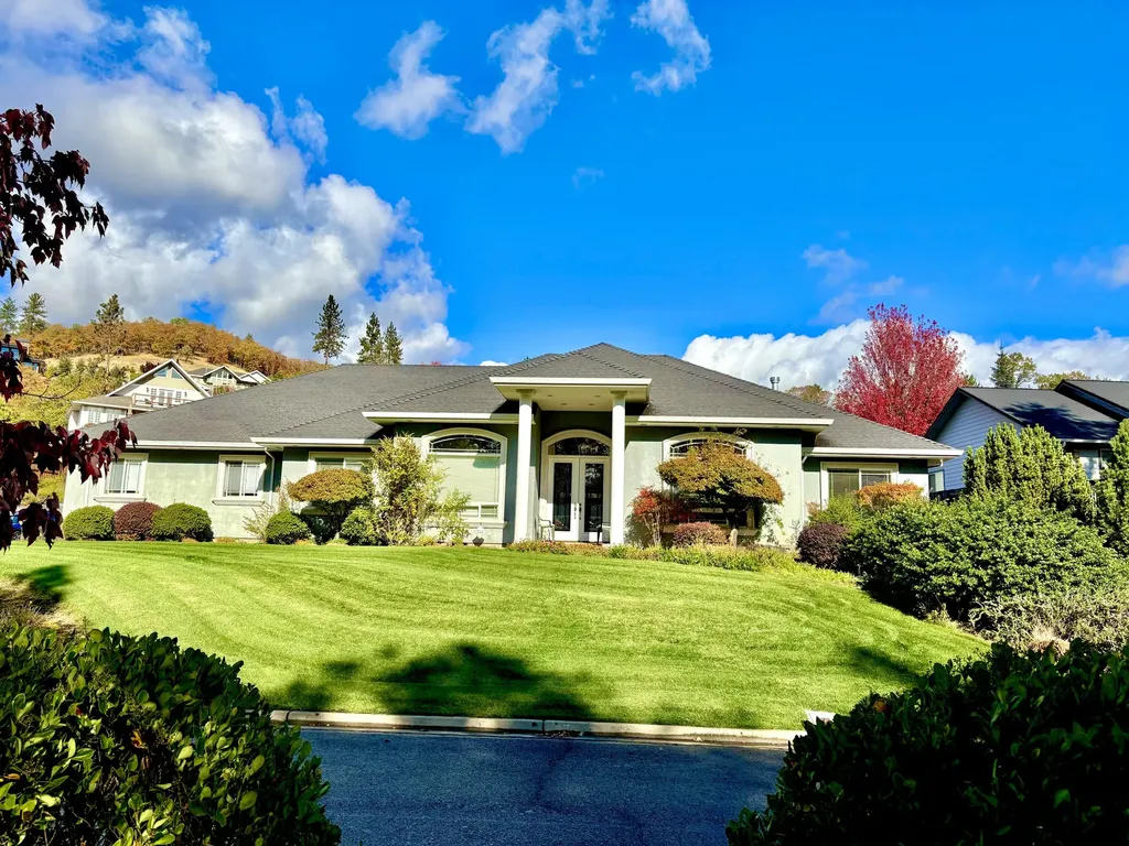 103 NW Caddis Place Grants Pass OR 97526