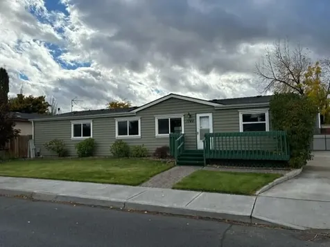 1740 NW Fir Avenue Redmond OR 97756