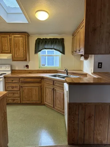 1740 NW Fir Avenue Redmond OR 97756