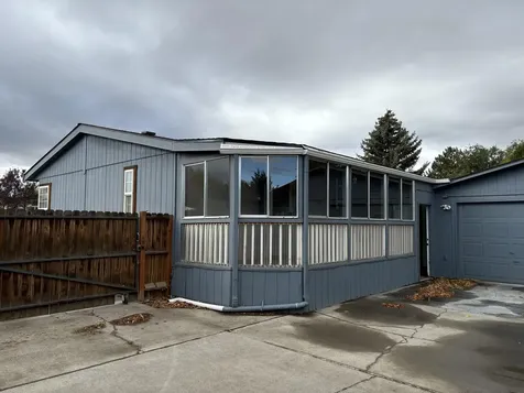 1729 NW Fir Avenue Redmond OR 97756